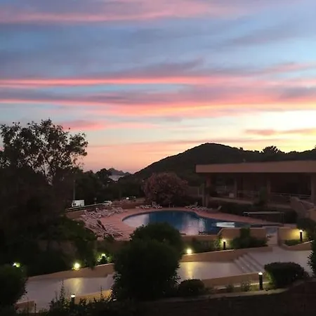 F2 Vue Dans Avec Piscine *