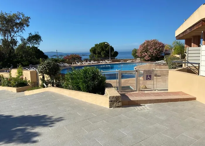 Appartement F2 Vue Dans Résidence Avec Piscine