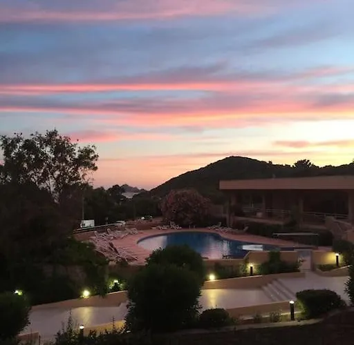 F2 Vue Dans Résidence Avec Piscine *